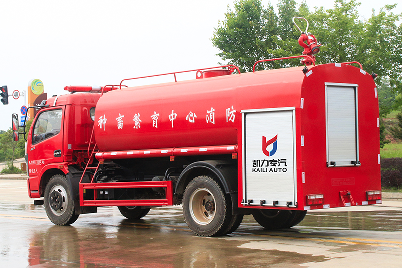 東風(fēng)大多利卡消防灑水車(chē)（8方）
