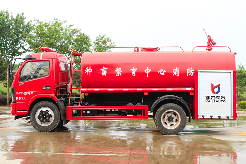 東風(fēng)大多利卡消防灑水車(chē)（8方）