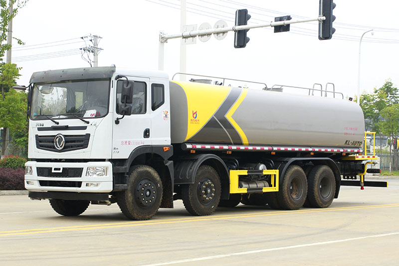 東風(fēng)華神前四后八灑水車（25方）（選裝30~40霧炮）