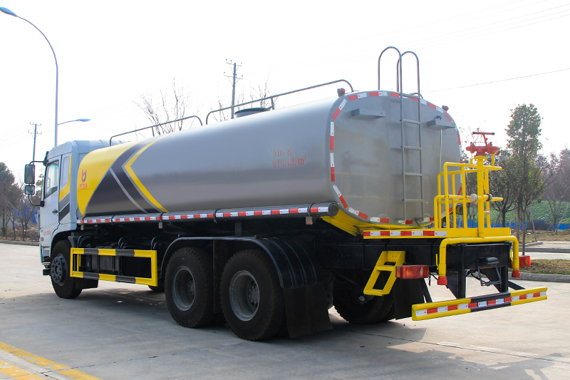 東風專底D3L后八輪灑水車（19.1方）（選裝30~40米霧炮）