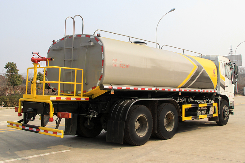 東風專底D3L后八輪灑水車（19.1方）（選裝30~40米霧炮）