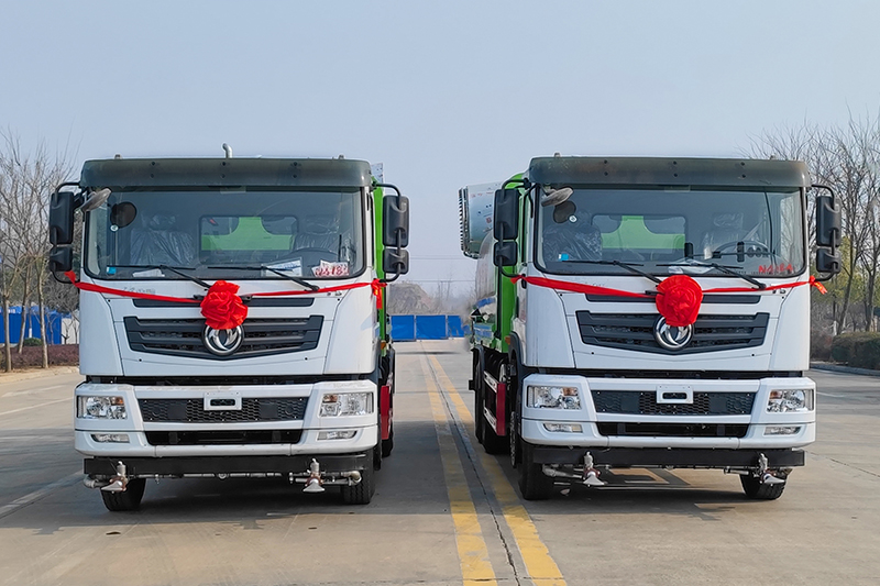 東風(fēng)華神T5后八輪抑塵車(chē)（17方）（圓罐）（60~100米霧炮）