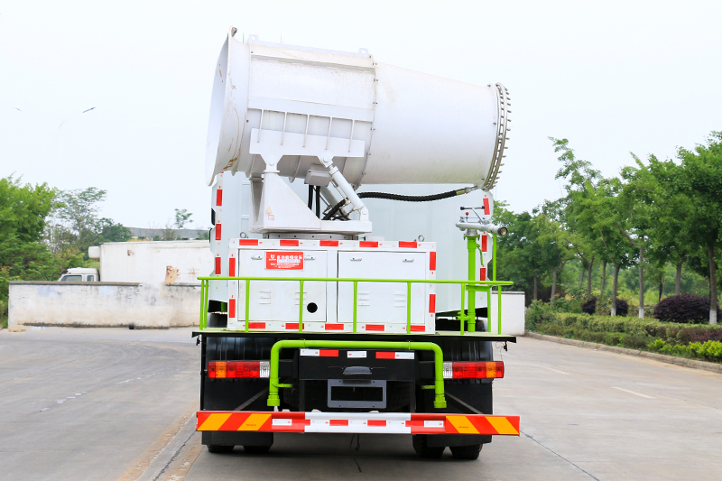 解放J6抑塵車（方罐）（11.5方）-（30~100米霧炮）