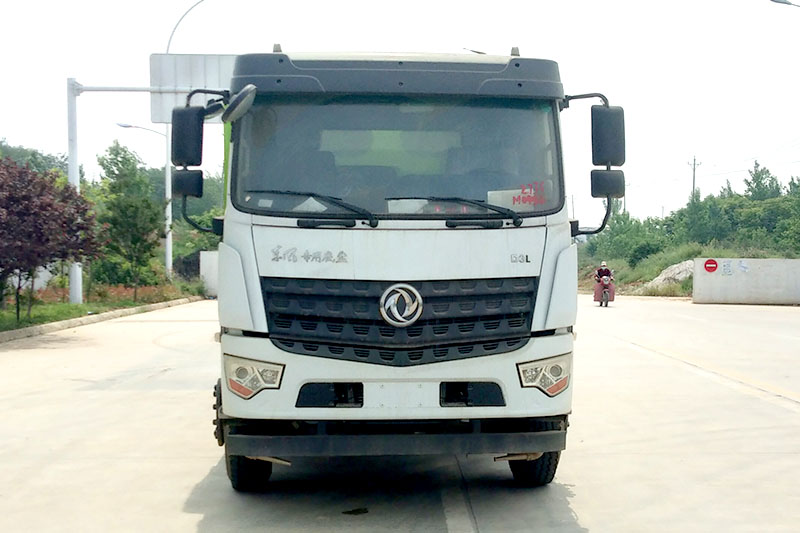 東風專底D3L后雙橋抑塵車（17方）（60~100米霧炮）