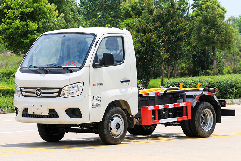 （藍(lán)牌）福田祥菱勾臂垃圾車（3方）