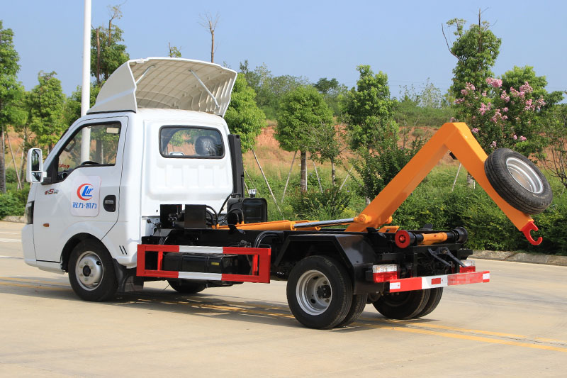 （藍(lán)牌）東風(fēng)途逸勾臂垃圾車（3方）