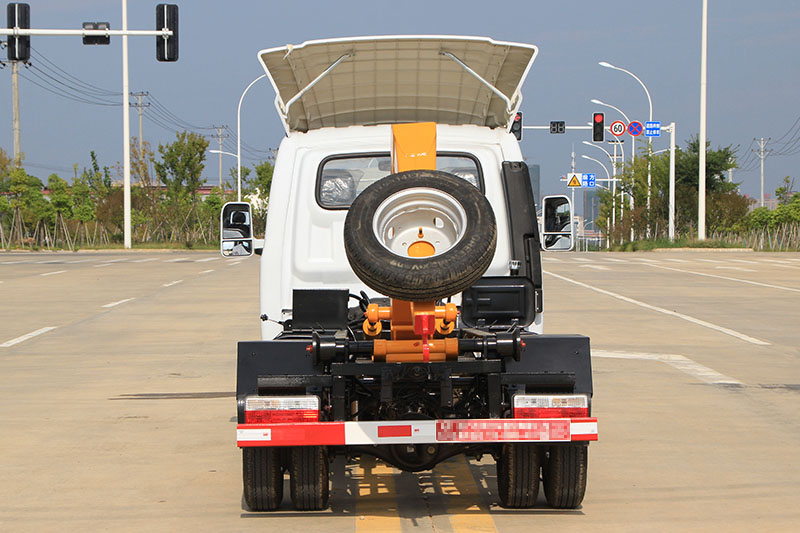 （藍(lán)牌）東風(fēng)途逸勾臂垃圾車（3方）