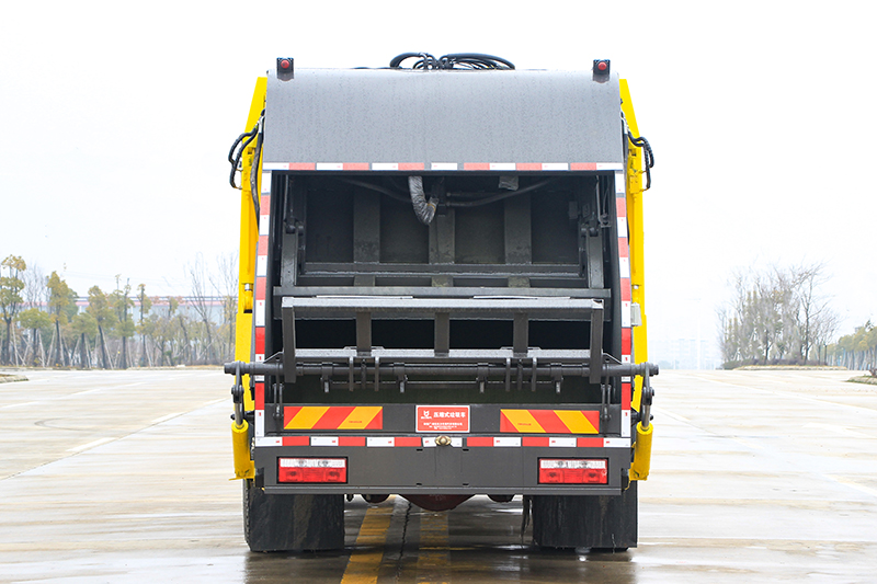 東風D9壓縮式垃圾車（10方 13方 18方）