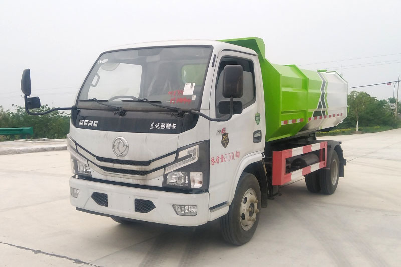 東風小多利卡側裝掛桶垃圾車（自卸式）（5方）