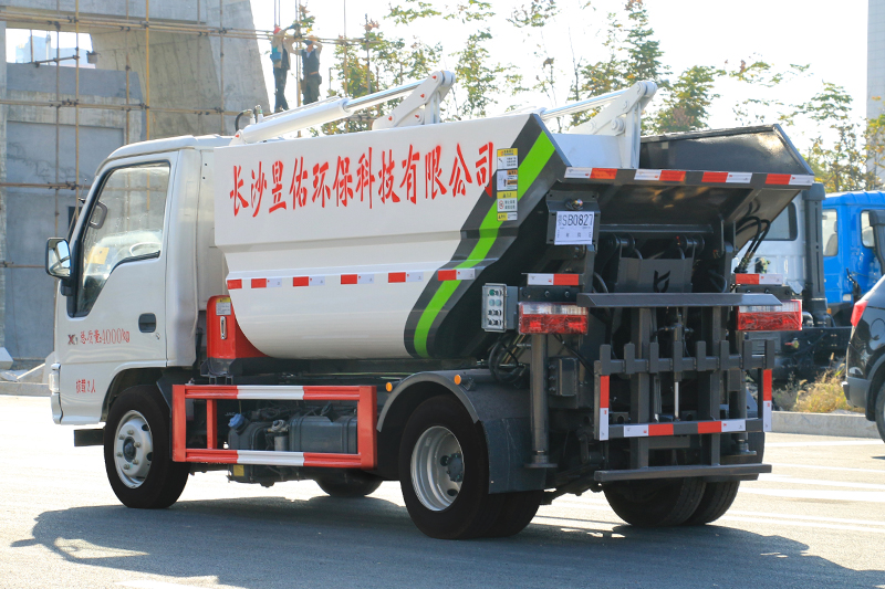 江淮康鈴X1無泄漏后裝掛桶垃圾車（3.5方 3方）