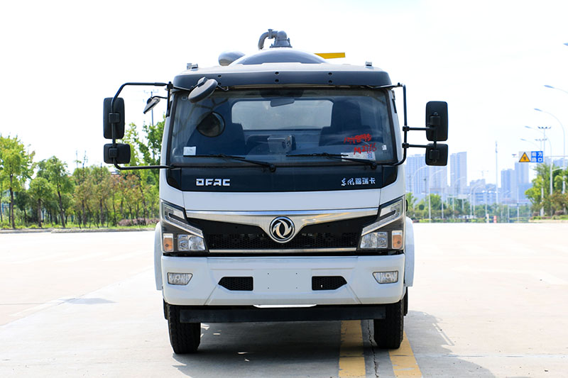 東風(fēng)大多利卡吸污車（8方 10方）