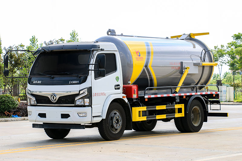 東風(fēng)大多利卡吸污車（8方 10方）