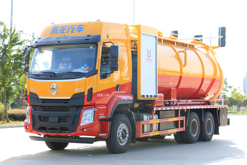 柳汽乘龍后八輪清洗吸污車（一體罐 可加裝副發）（清水 污水21方）