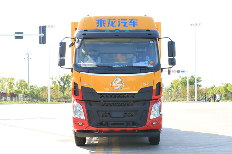 柳汽乘龍后八輪清洗吸污車（一體罐 可加裝副發）（清水 污水21方）