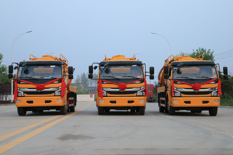 東風大多利卡清洗吸污車（一體罐）（清水 污水9.5方）