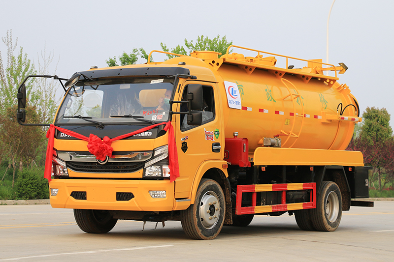 東風大多利卡清洗吸污車（一體罐）（清水 污水9.5方）