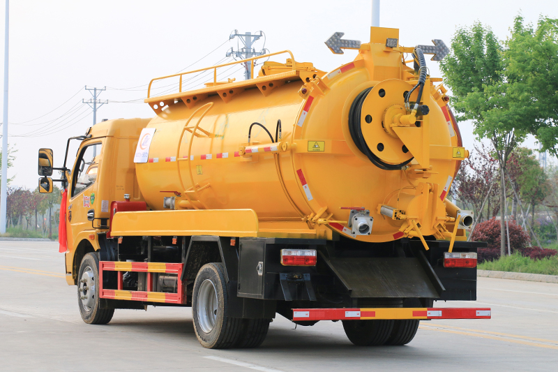 東風大多利卡清洗吸污車（一體罐）（清水 污水9.5方）